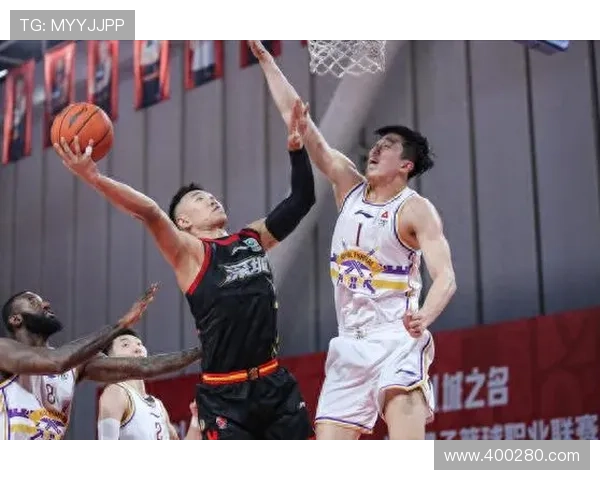 贺希宁外线爆发助男篮连胜创佳绩